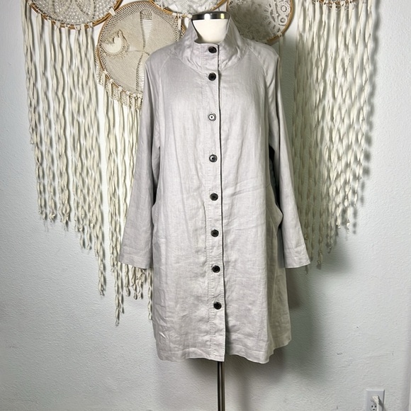 Garnet Hill Linen. Long Line Button Down Lightweight jacket in Soft Gray Size 16 - Picture 1 of 12